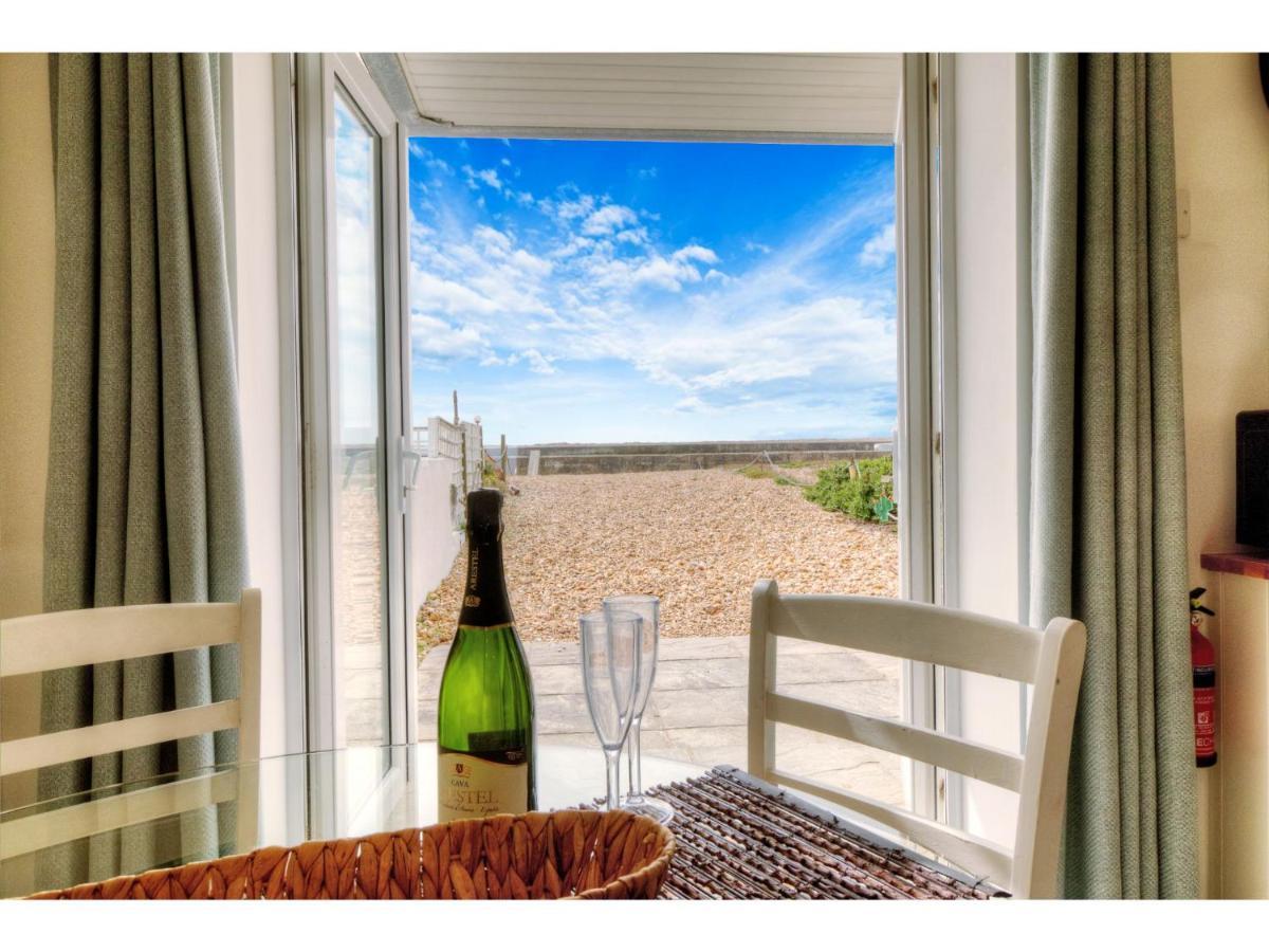 Pass The Keys Shore To Please - Sea Views And Beach Front Modern 1Bed Apt With Sofabed Portsmouth Exteriér fotografie